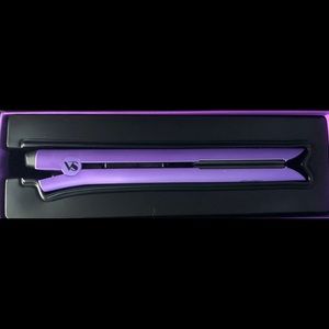 Brand New Straight Ahead Gold Collection Flatiron